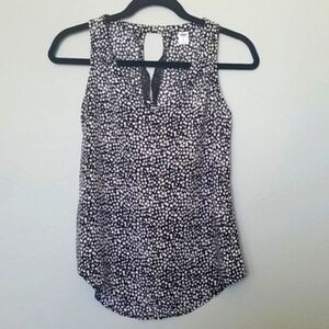 Old navy XS rayon black and white sleeveless blouse